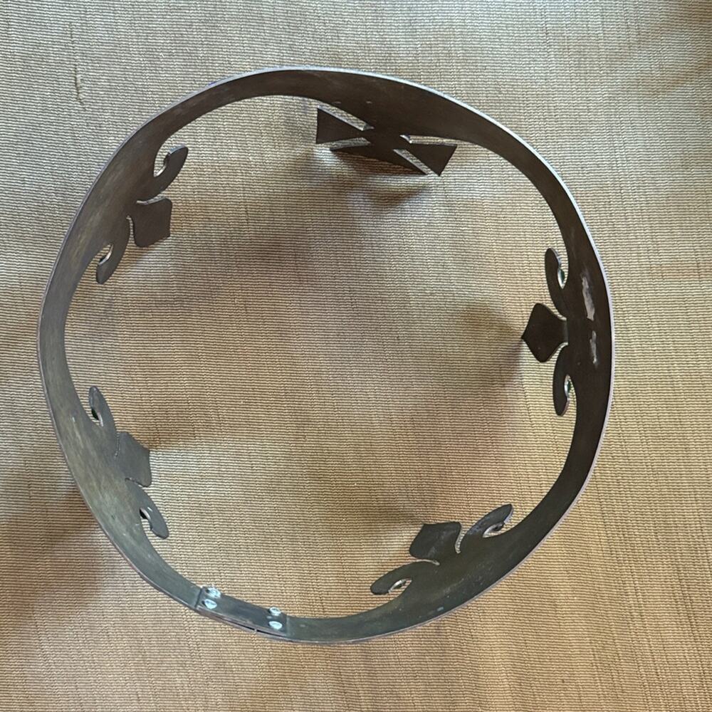 Metal jeweled prop crown - Picture 5 of 6